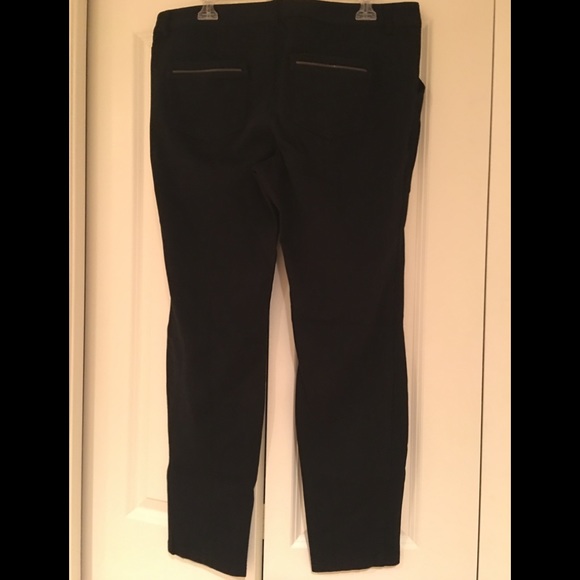 PREOWNED-DKNY-JEANS Size 14 in black - Picture 2 of 3